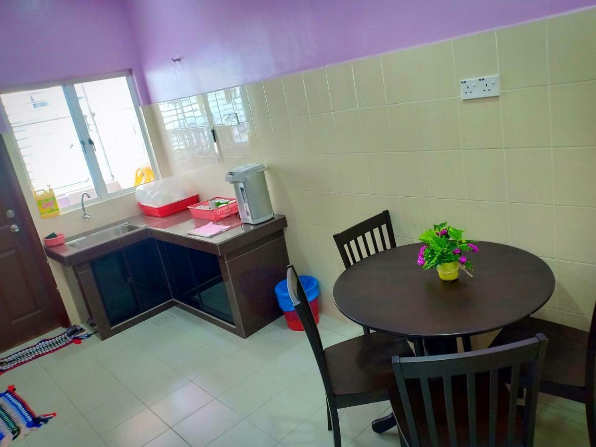 Purple Townhouse 3R2B Wifi Villa Sekinchan Eksteriør bilde